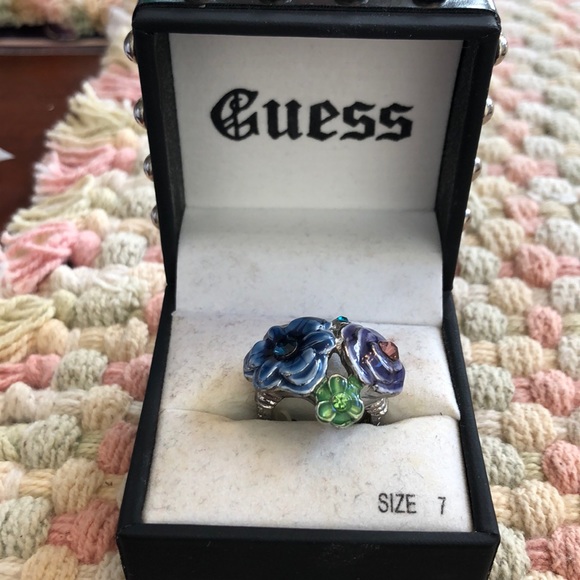 GUESS RING - Picture 1 of 5